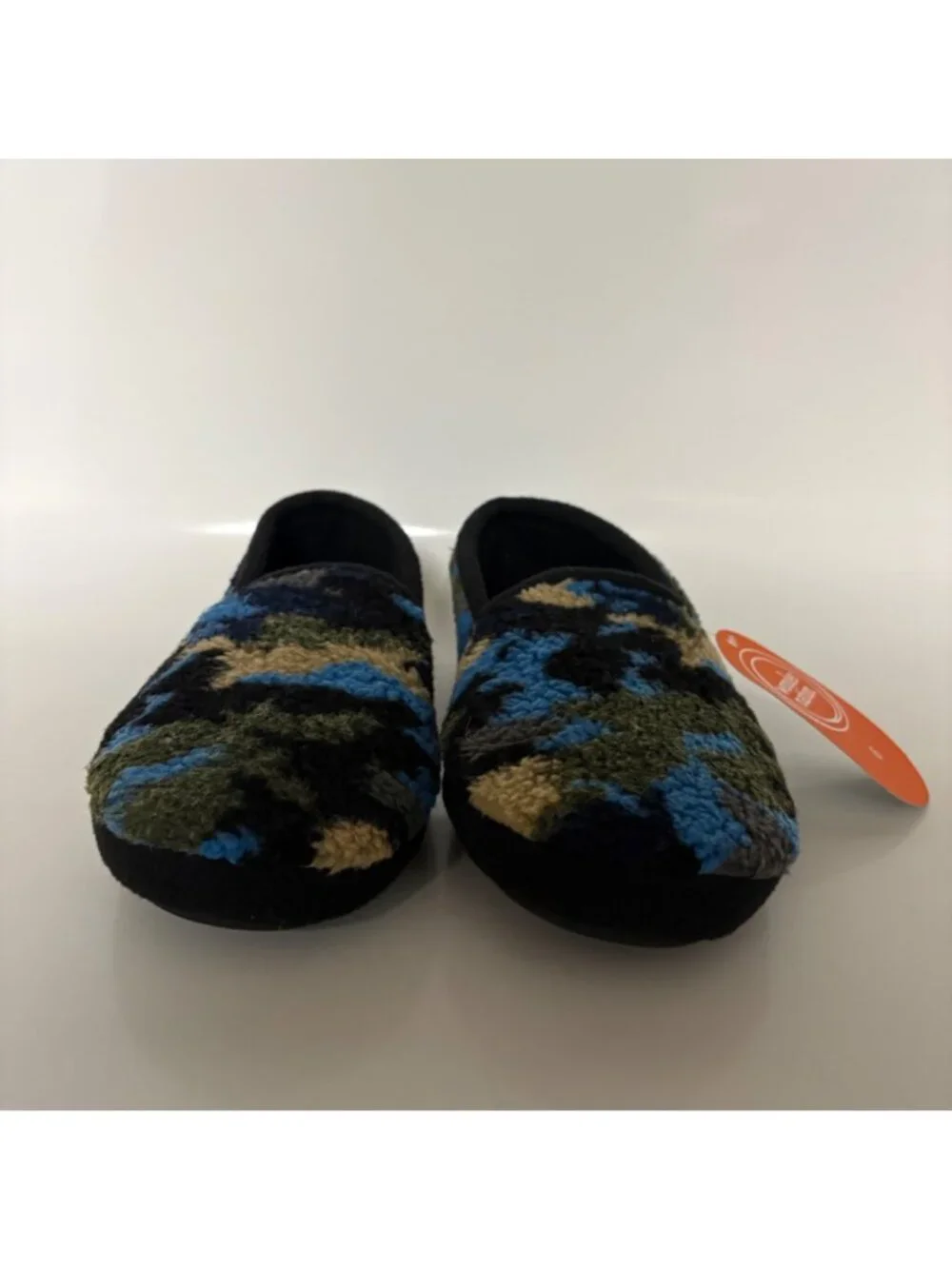 Wonder Nation BYB Black Blue Camo Fuzzy Slippers Boys Size 6 Slip On NEW